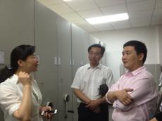 南京建工集團(tuán)組織參觀河西開(kāi)發(fā)建設(shè)指揮部檔案室