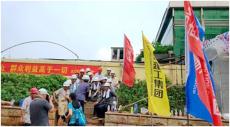 武漢鈺龍金融廣場項目員工參與地方防汛搶險